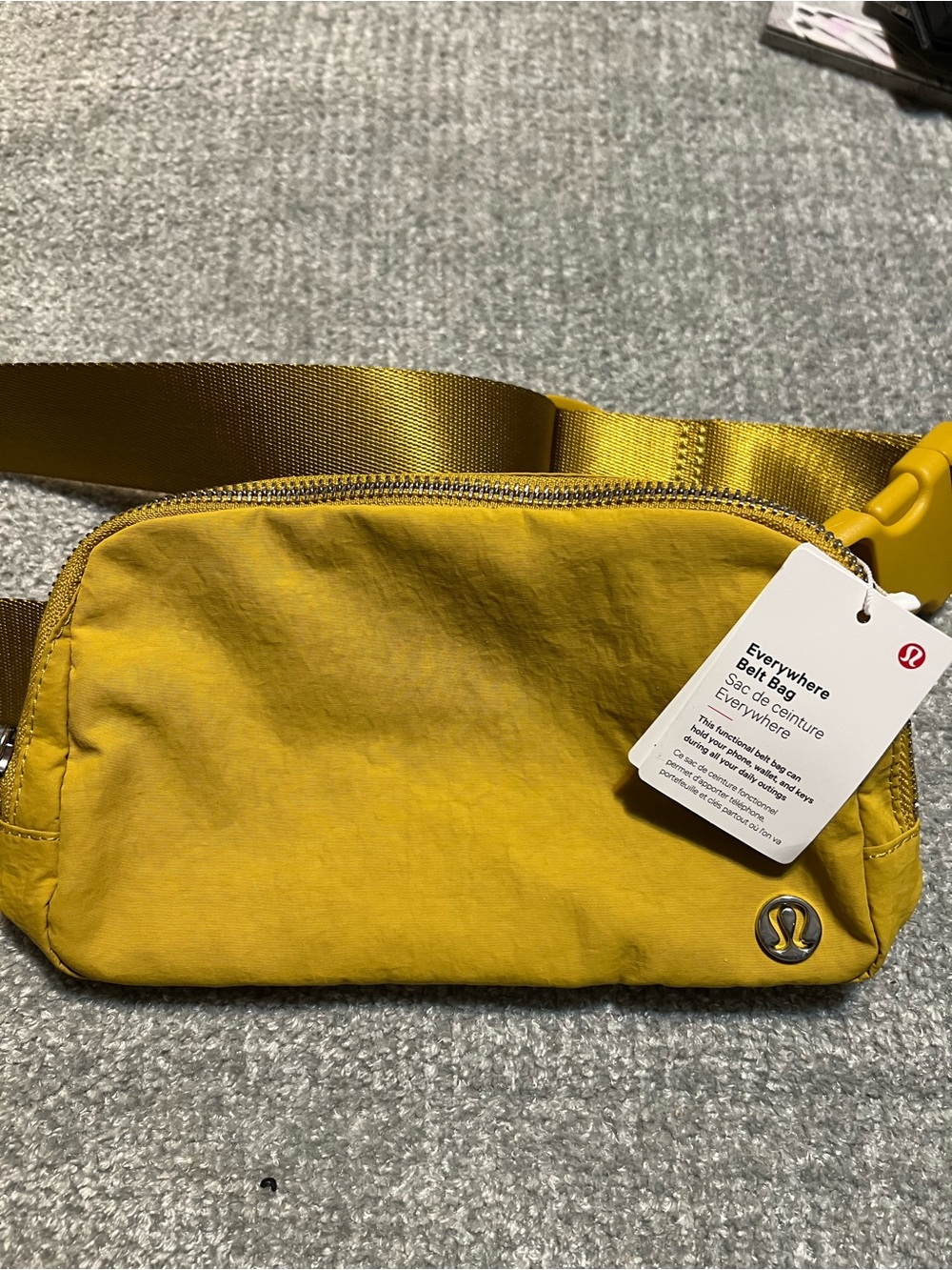 Lululemon Everywhere Belt Bag in Mustard Yellow. New with Tags. - Picture 2 of 6